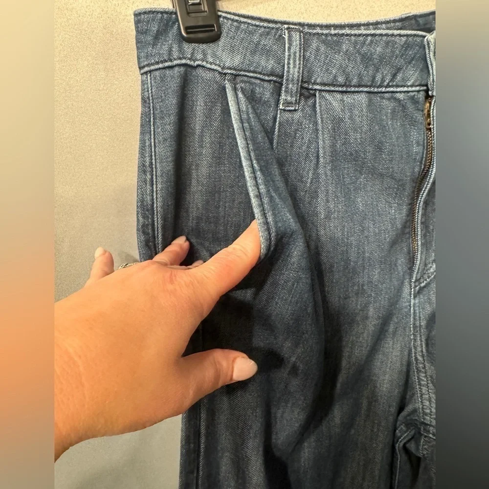 J. Crew High Rise, Tapered, Pleated, Wide Leg Jeans size 28